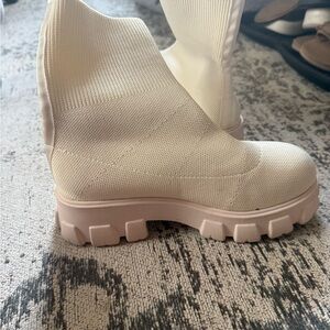 Women’s Chunky Chelsea Boot - Cream Knit Upper